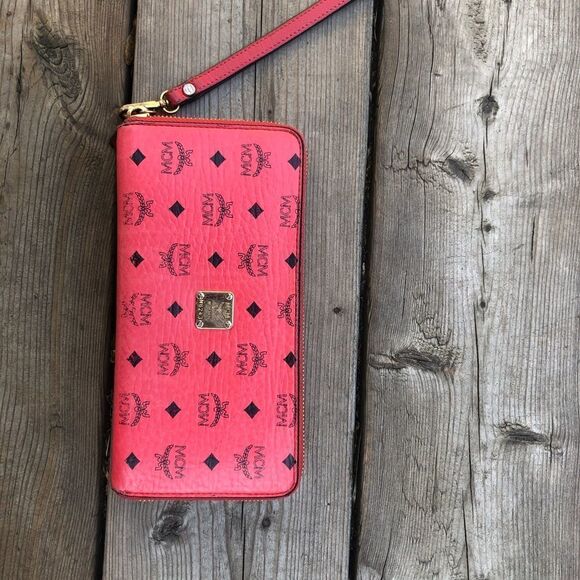 RED MCM Wallet With Removable Strap - Picture 16 of 16